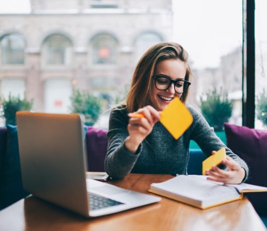 افزایش مثبتنگری در کار برای بهبود روابط اجتماعی