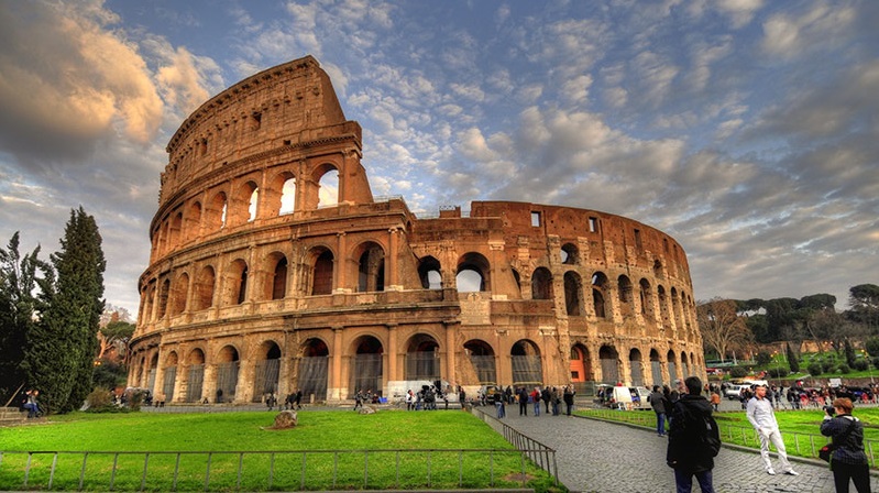 آمفی تئاتر کولوسئوم - مکان های دیدنی ایتالیا