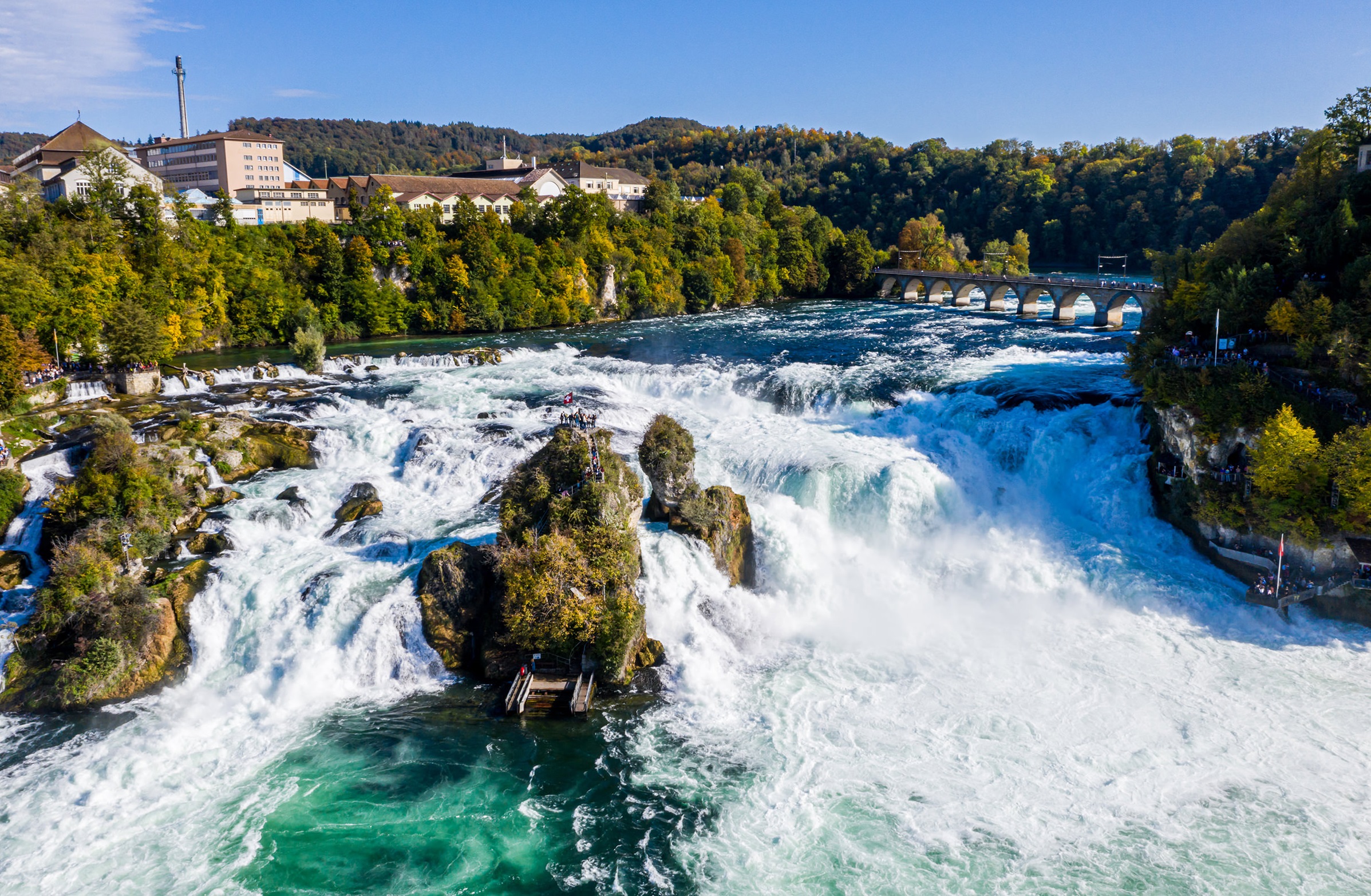Rhine Falls - زیباترین آبشار های جهان