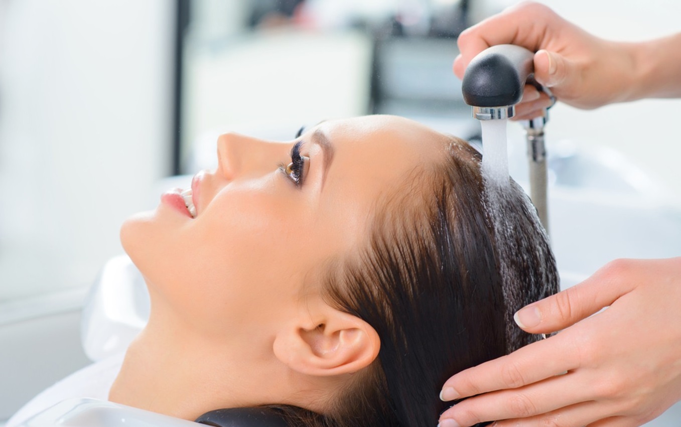 شستن صحیح مو ها - درمان مو های سوخته