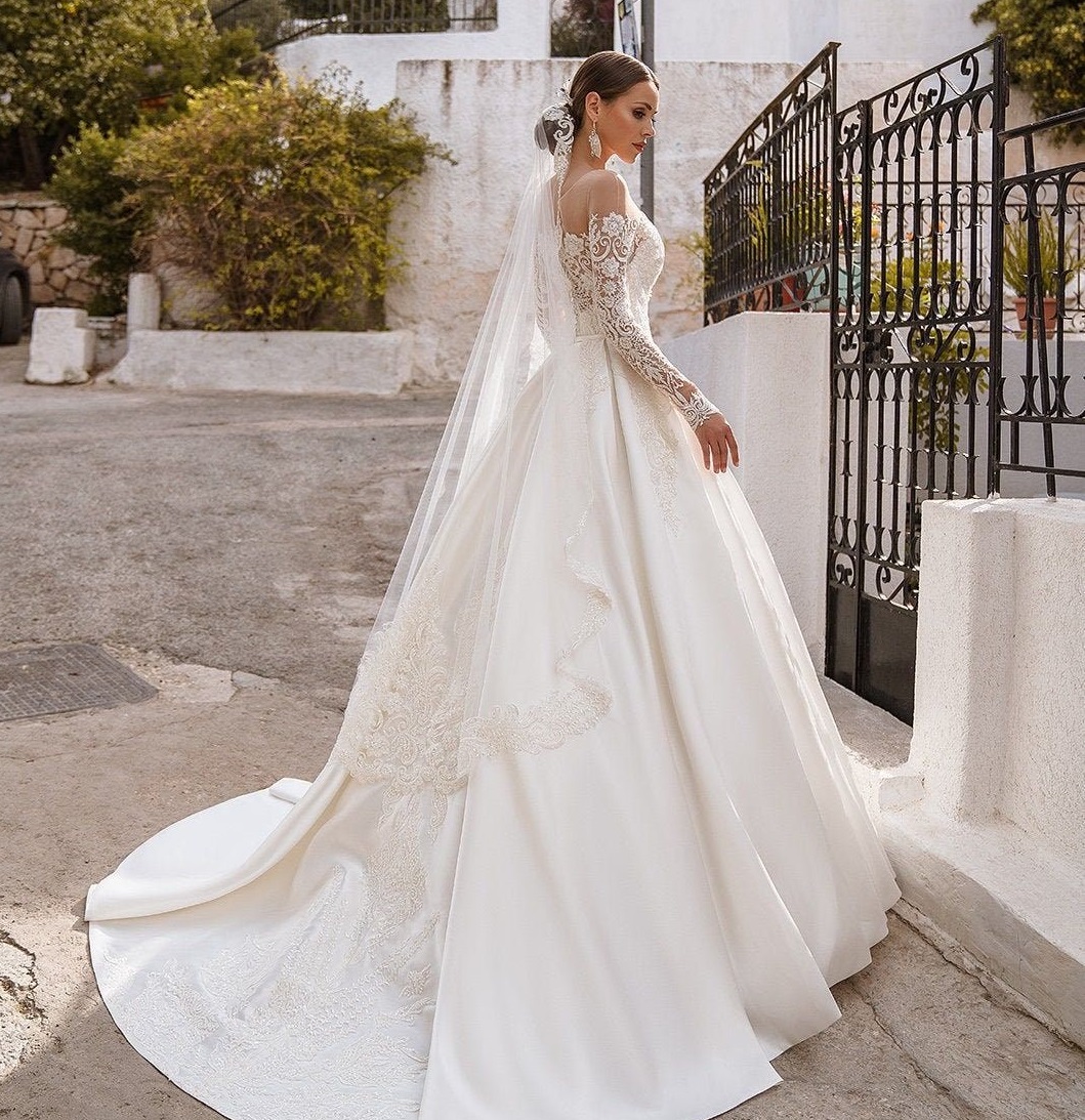 لباس عروس آستین بلند توری - انتخاب لباس عروس