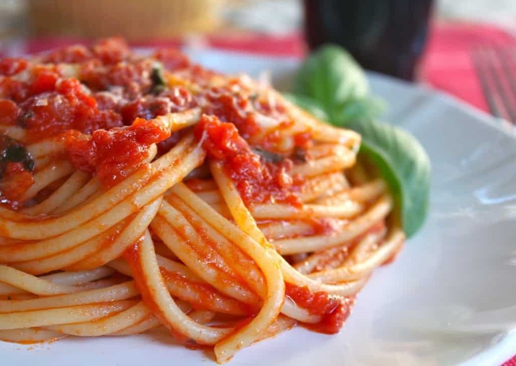 غذای ایتالیایی - پاستا گوجه و ریحان