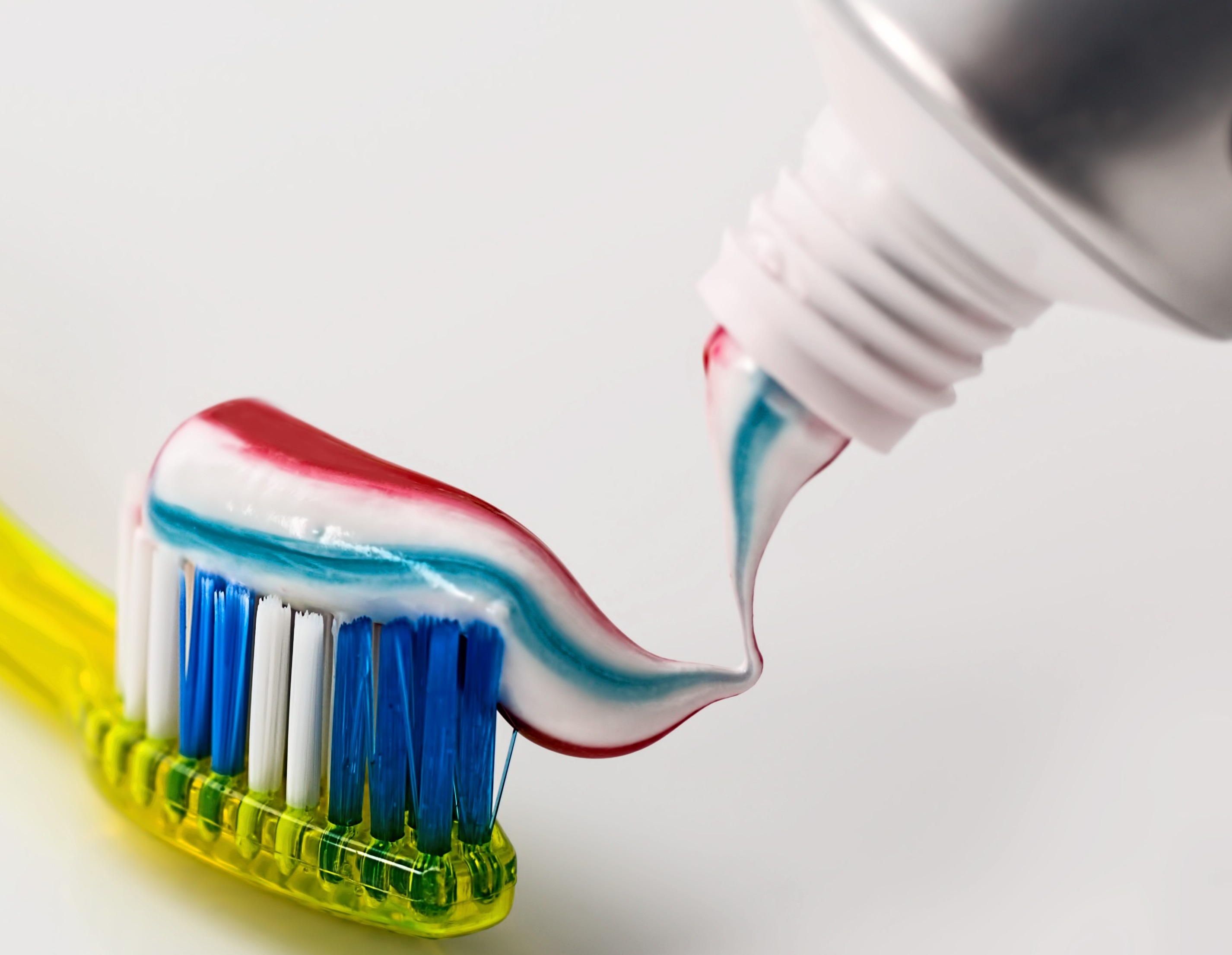 انتخاب خمیر دندان - سفید کردن دندان