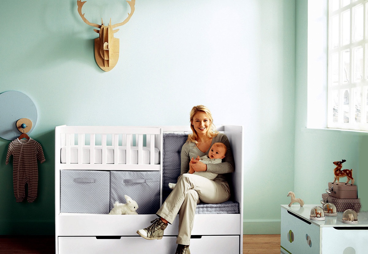 صندلی و تخت - دکوراسیون اتاق نوزاد