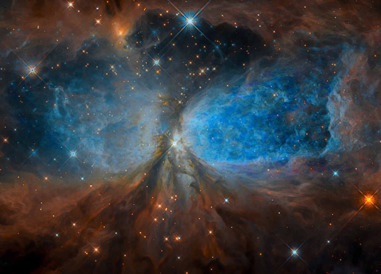 سحابی شارپلس - تصاویر تلسکوپ هابل