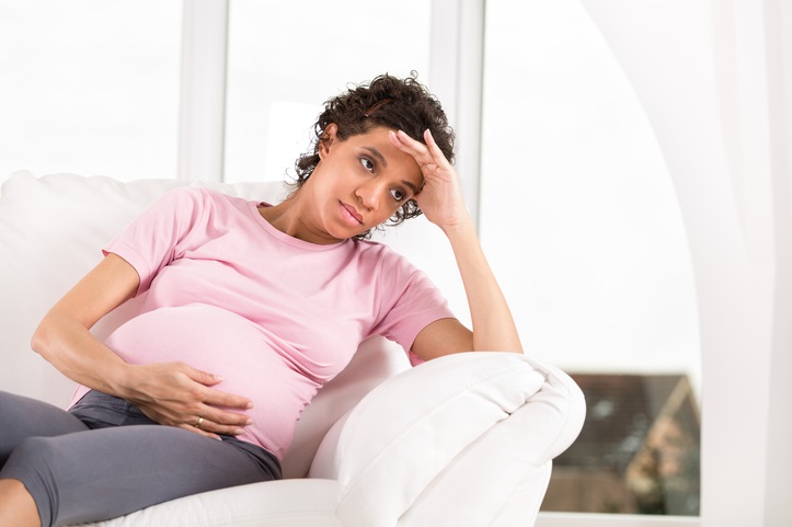 خوردن ژلوفن در بارداری - عوارض ژلوفن و بارداری  محققین دریافته‌اند که استفاده زیاد و طولانی از ژلوفن می‌تواند سبب کاهش قدرت باروری شود اما این مشکلی قابل درمان است و چنین زنانی می‌توانند مجددا قابلیت باروری را به دست آوردند.