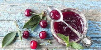 طرز تهیه مربای آلبالو خانگی