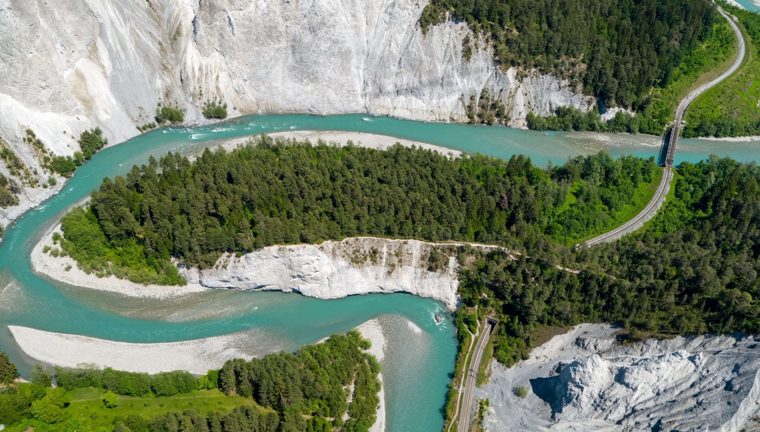 رودخانه سوئیس - عکس طبیعت زیبای سوئیس
