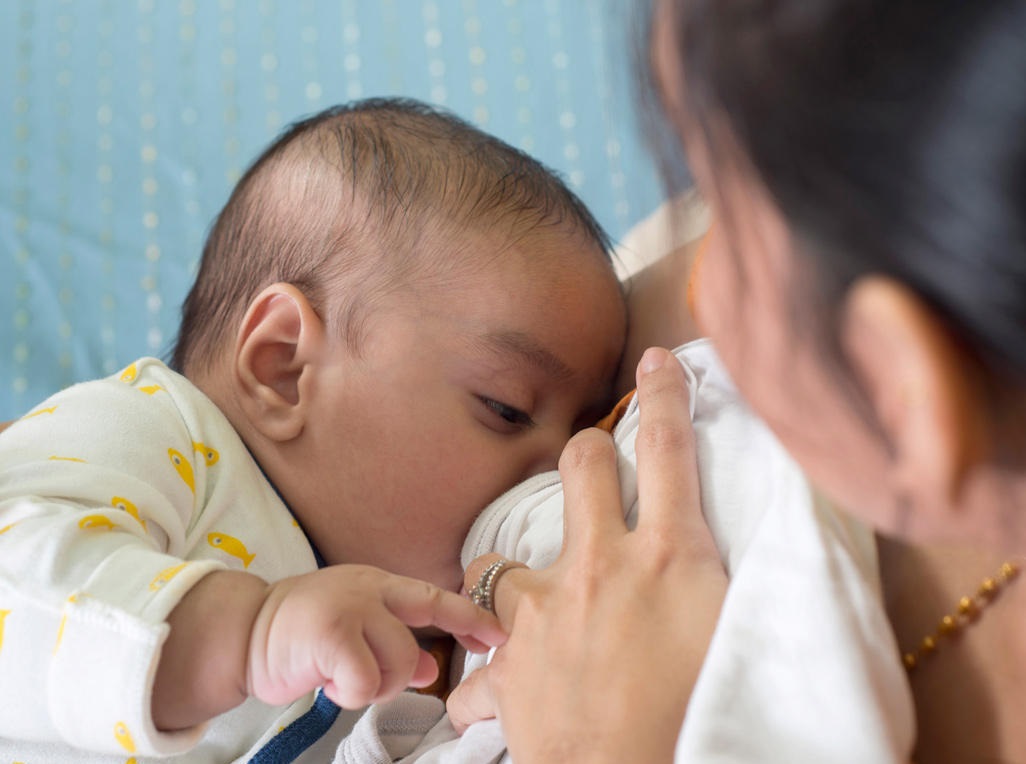 شیر دادم مادر به نوزاد - روش گرفتن شیر از کودک