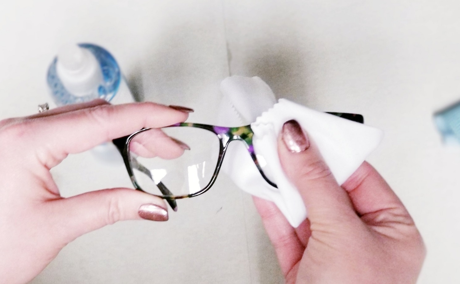 کرم حکاکی شیشه عینک - از بین بردن خط و خش عینک