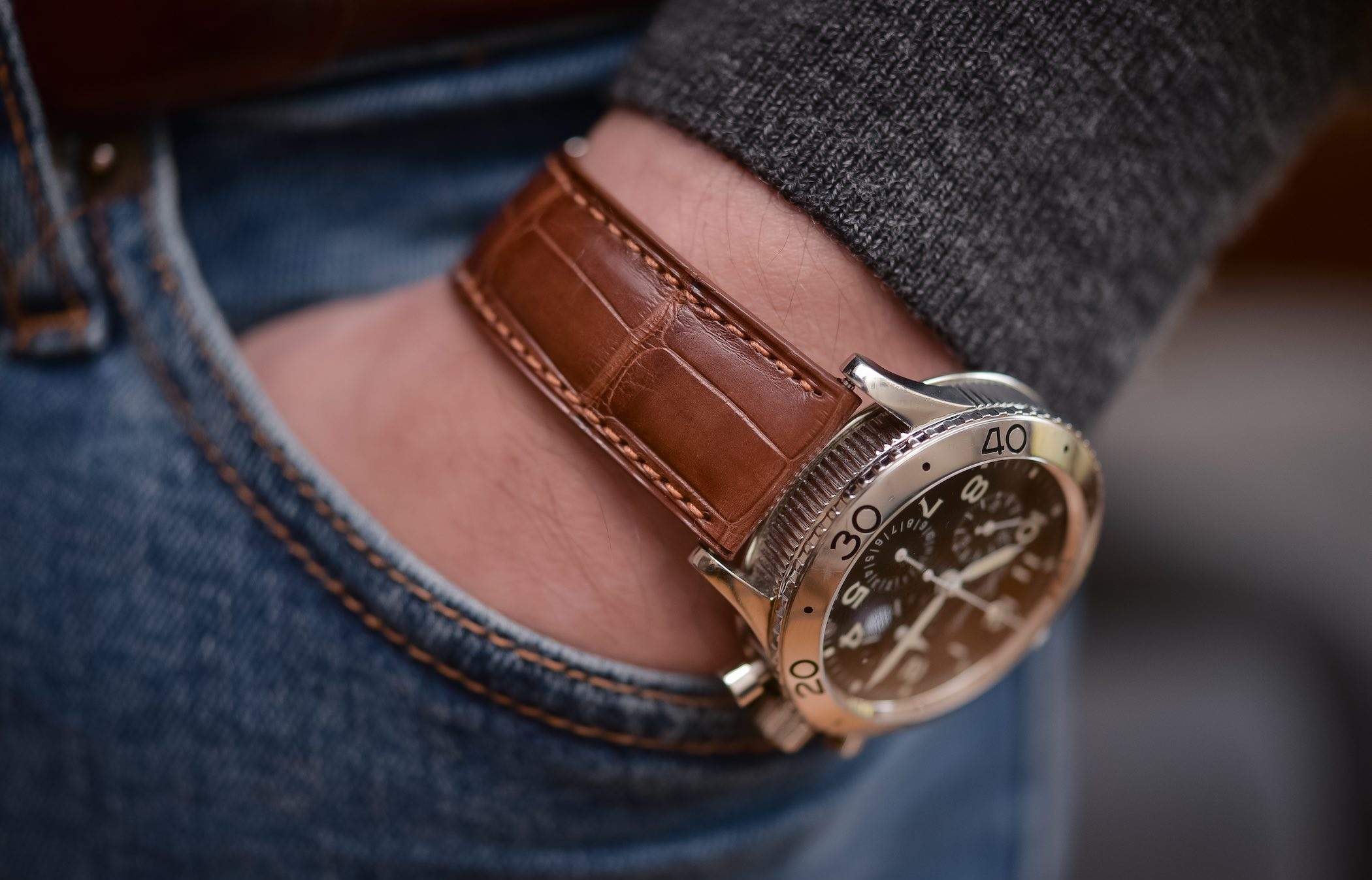 ساعت دسته چرم مردانه - نگهداری از بند چرم ساعت