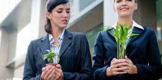 مقایسه کردن خود با دیگران