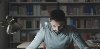 بیدار ماندن شب امتحان