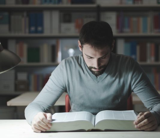 32 ترفند بیدار ماندن شب امتحان و افزایش عملکرد مغز بیدار ماندن شب امتحان