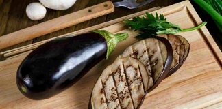 گرفتن تلخی بادمجان با اب نمک