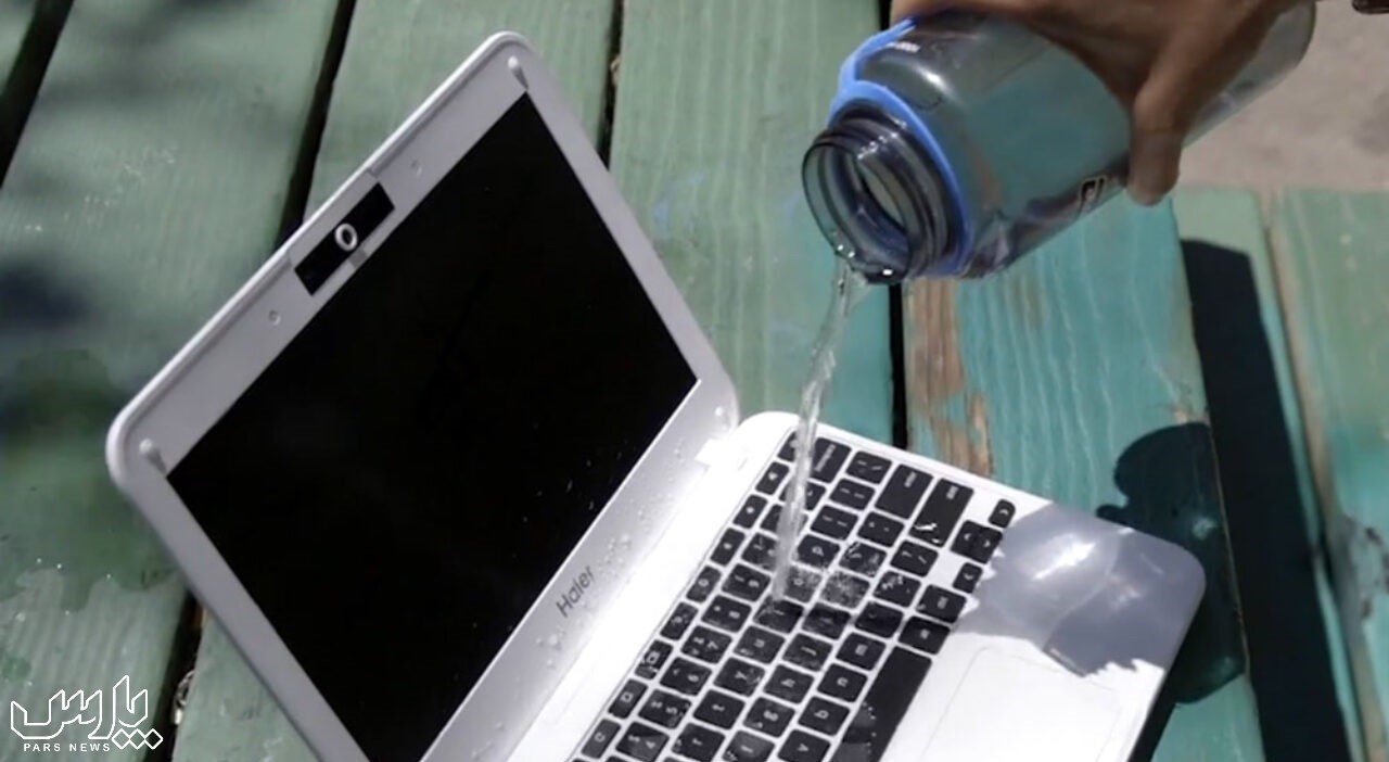 ریختن آب روی لپ تاپ - ریختن آب روی لپ تاپ