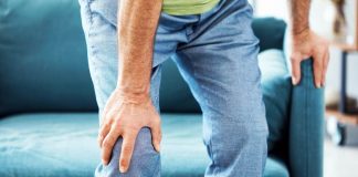 علت زانو درد هنگام نشستن و برخاستن