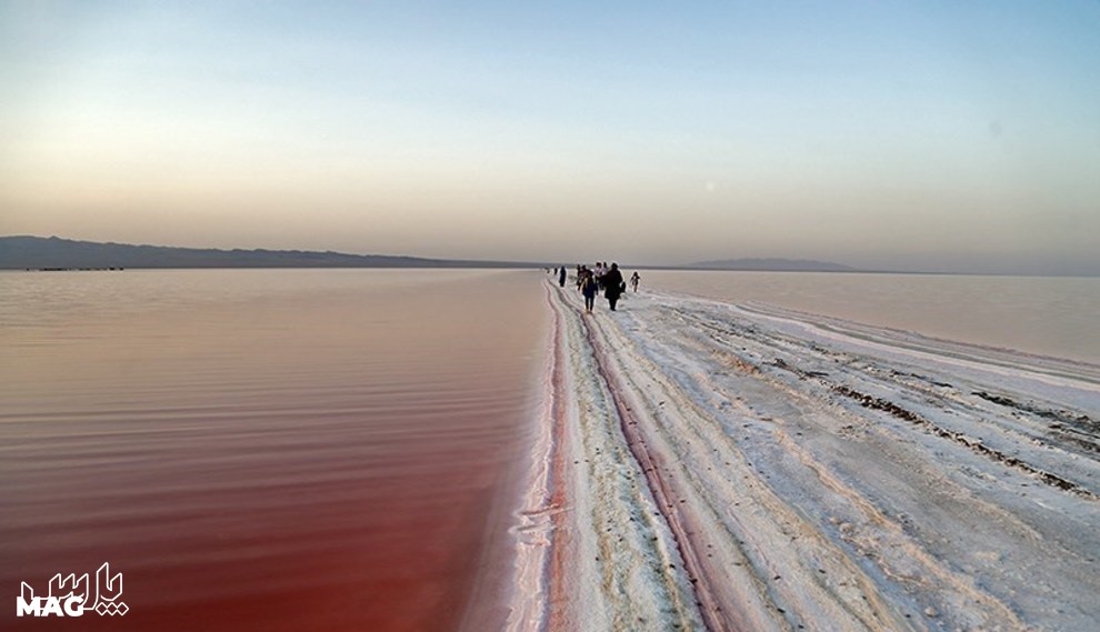 دریاچه نمک قم - بهترین شهرهای ایران برای سفر در پاییز