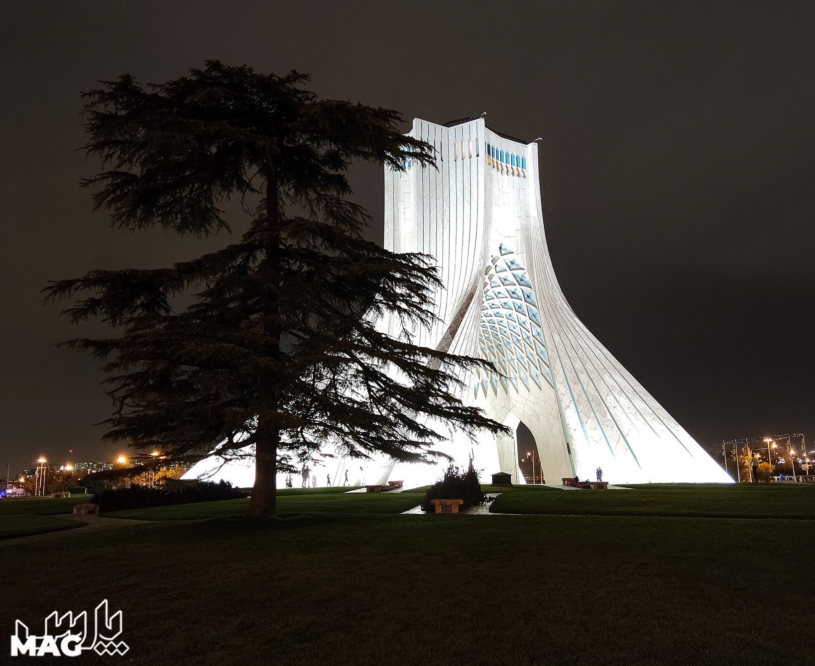 برج آزادی در شب - عکس میدان آزادی تهران