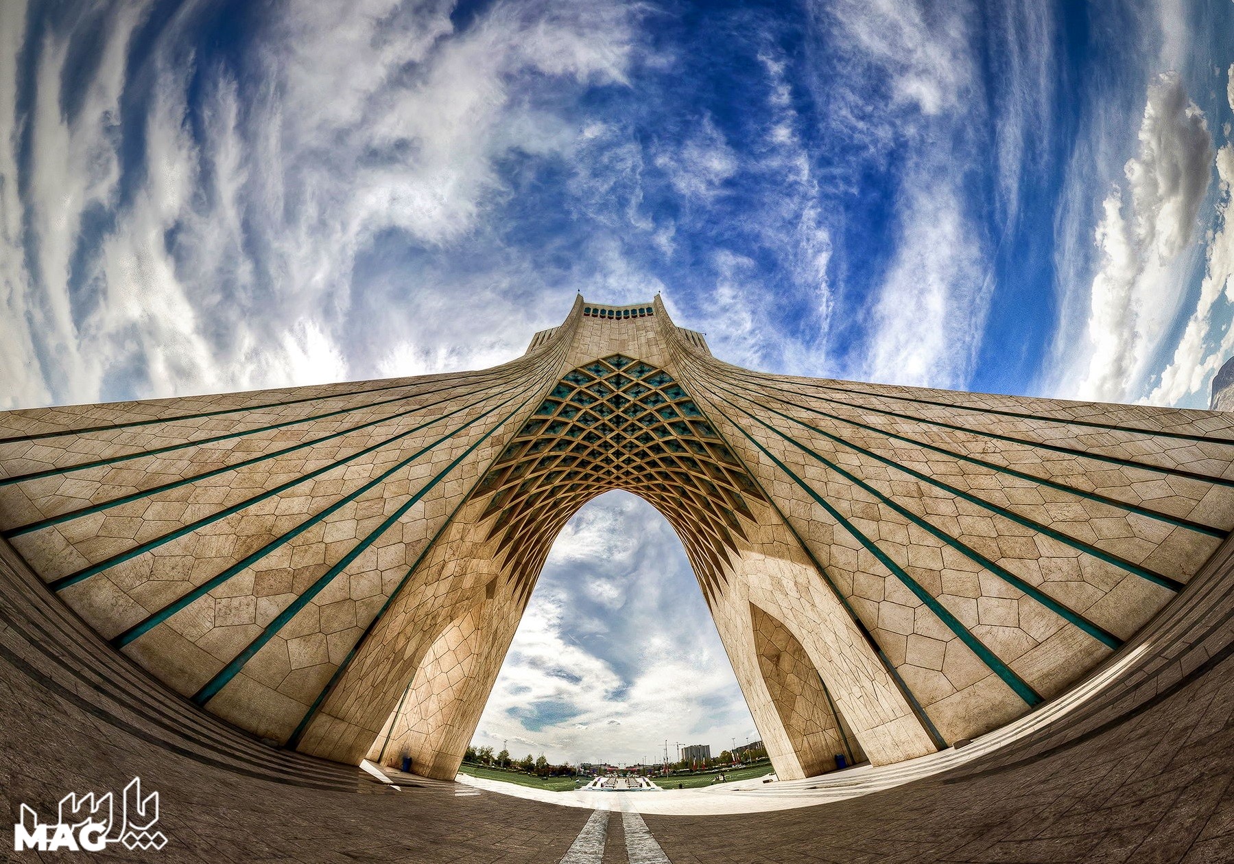 جاهای دیدنی تهران - عکس میدان آزادی تهران