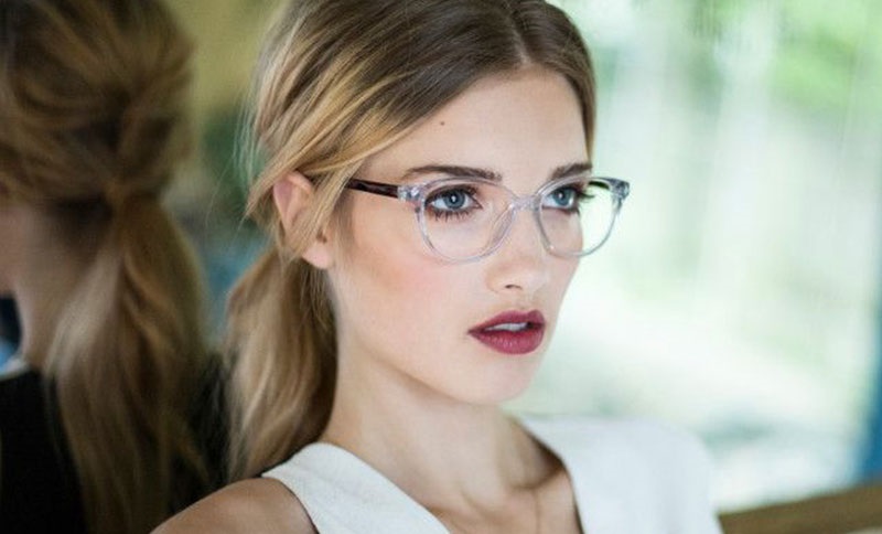 عینک طبی زنانه - عادت به عینک جدید