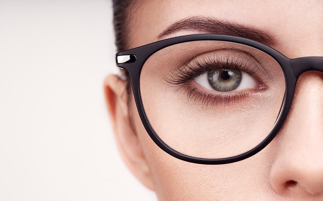 علائم ضعیف شدن چشم - استفاده از عینک طبی نامناسب