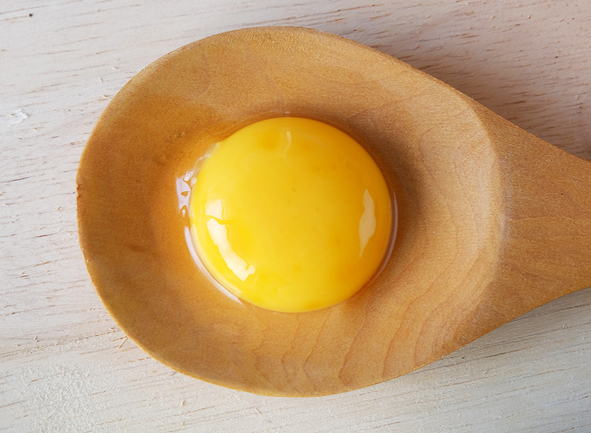 زرده تخم مرغ - پرپشت شدن ابرو
