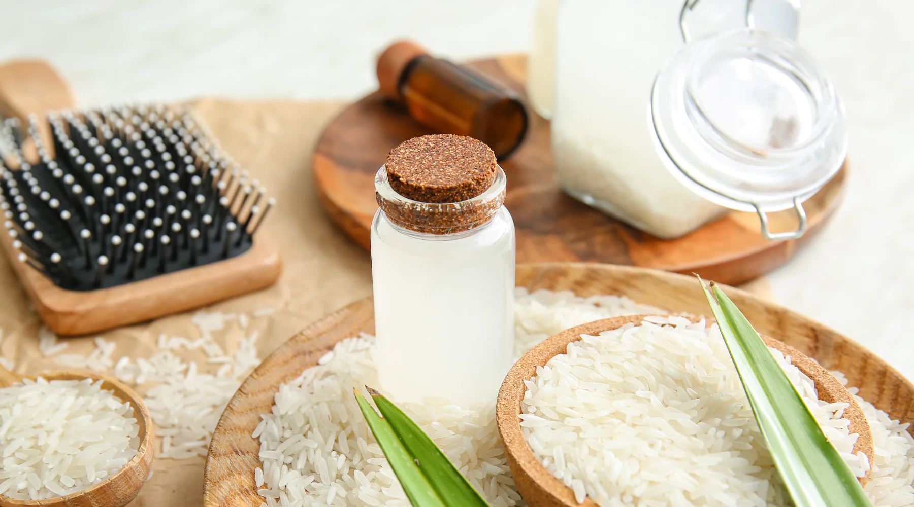 نرم شدن موها از مهم‌ترین خواص آب برنج برای مو