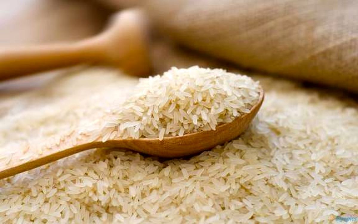 نگهداری برنج - برنج در قاشق
