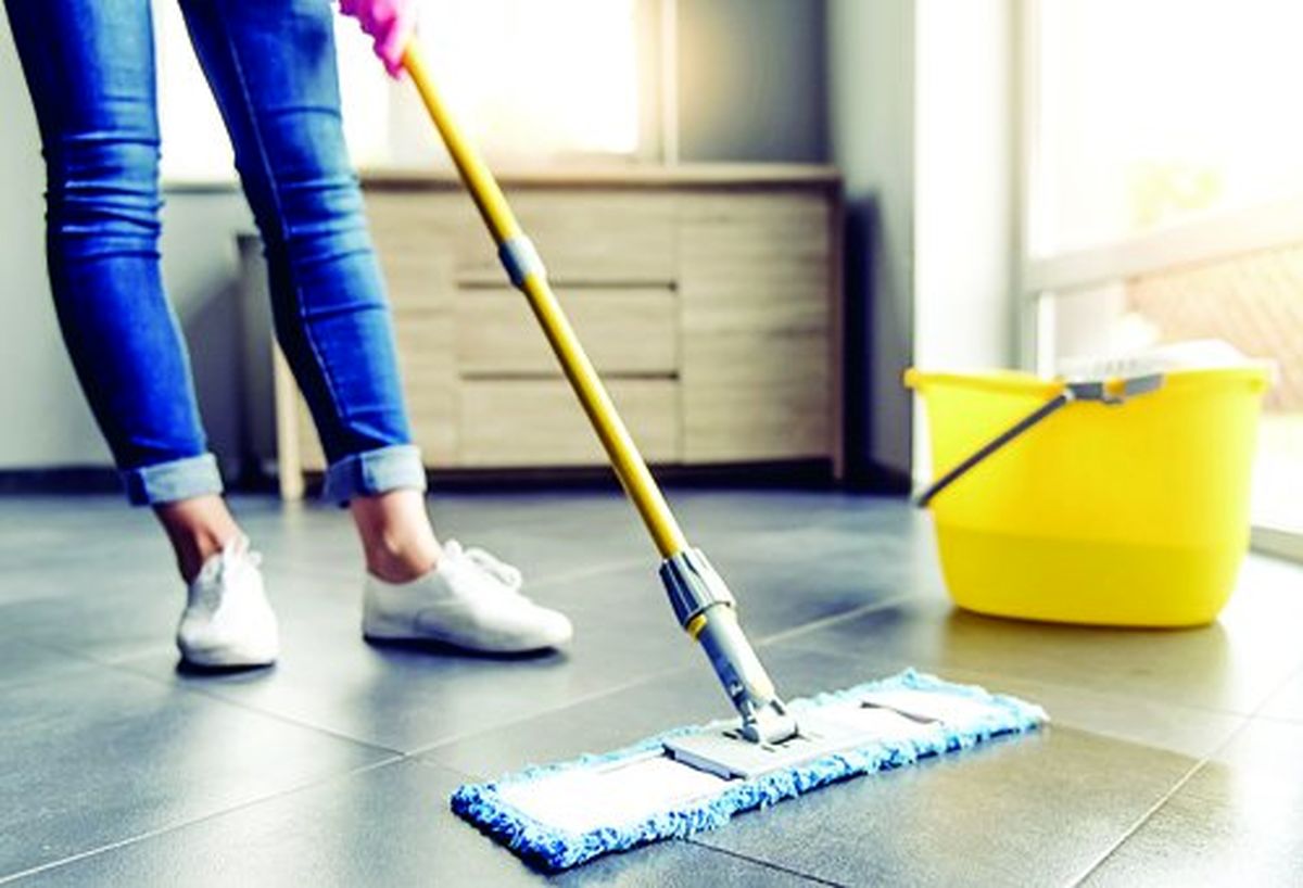 تمیز کردن کف خانه - تی و سطل