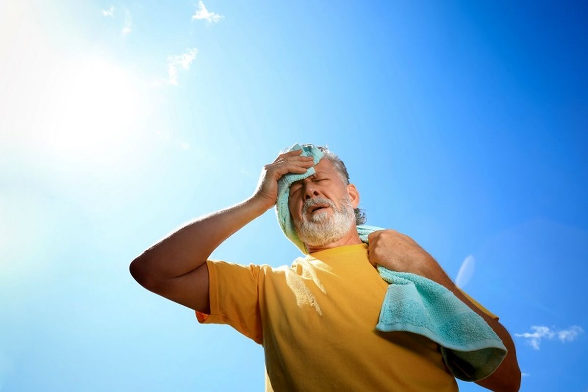 اثر گرما بر اشتها - پیرمرد در آفتاب