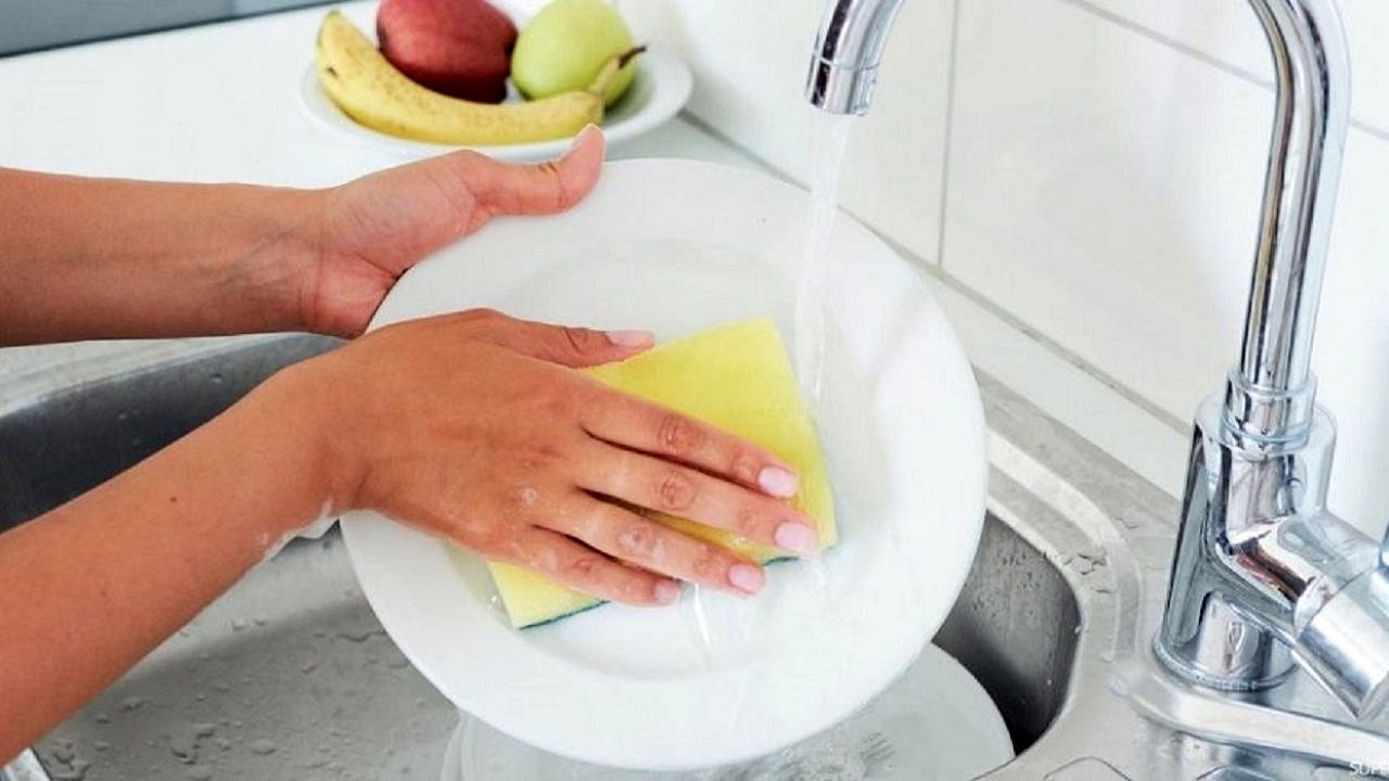 شستن ظروف - شستن ظرف با اسکاچ