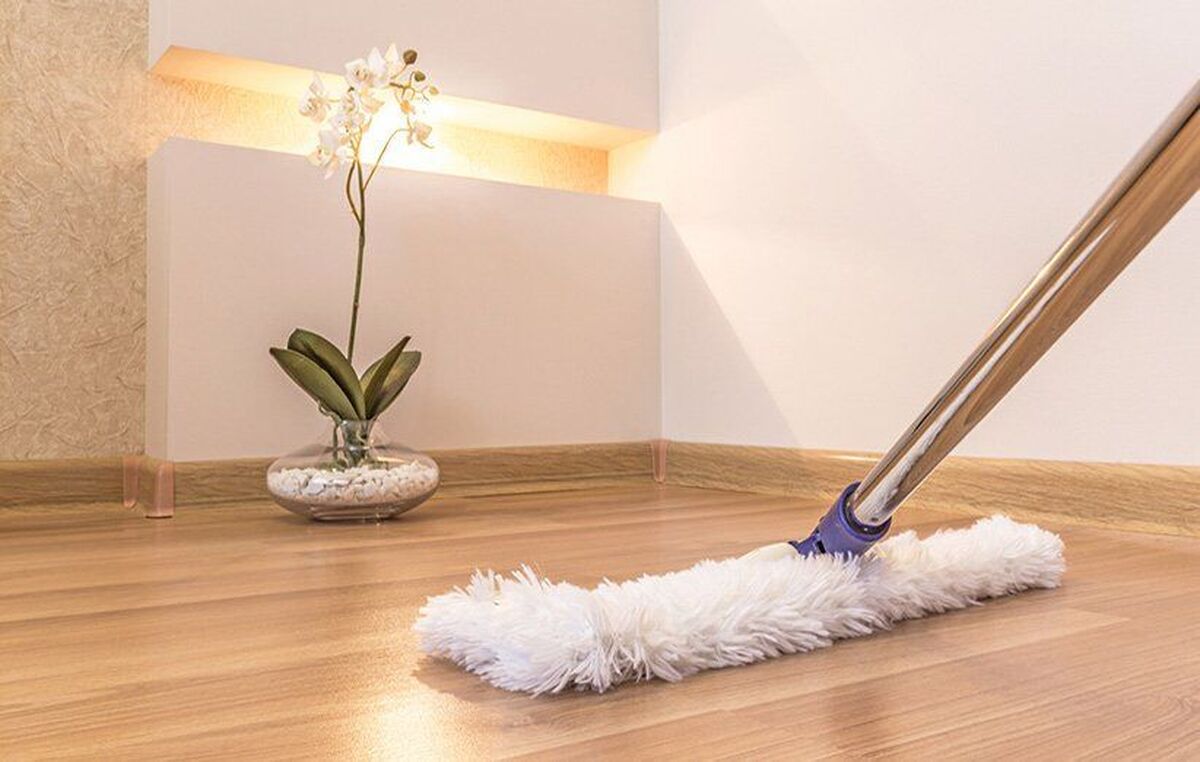 تمیز کردن کف خانه - تی سفید