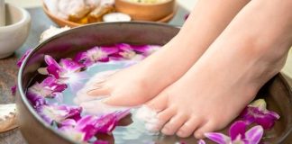 گذاشتن پا در آب گرم