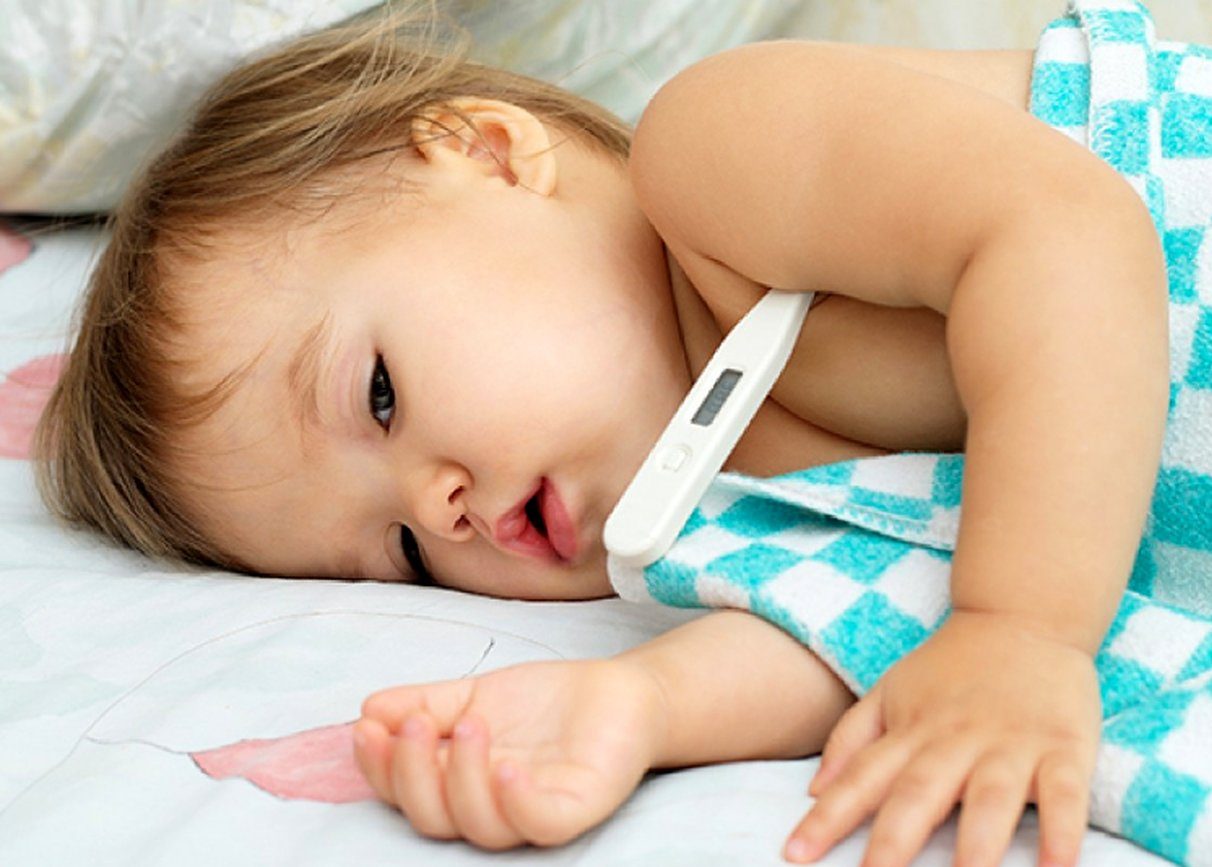 کاهش تب کودک - کودک و تب سنج