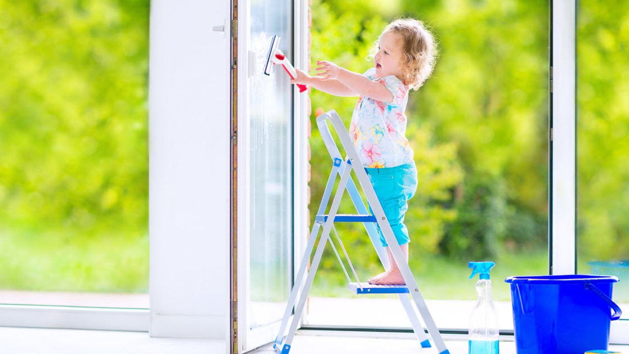 تمیز کردن پنجره - کودک