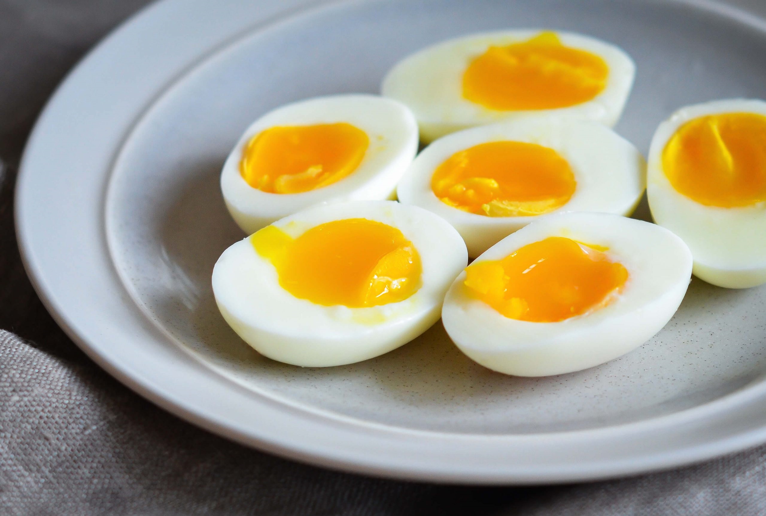 تخم مرغ آبپز عسلی - زمان لازم برای پخت تخم مرغ