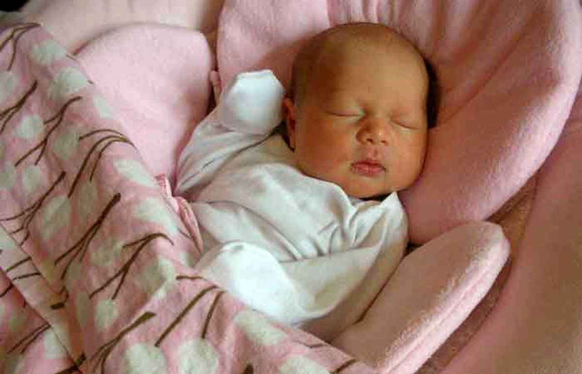 خواباندن سریع نوزاد - نوزاد در رختخواب