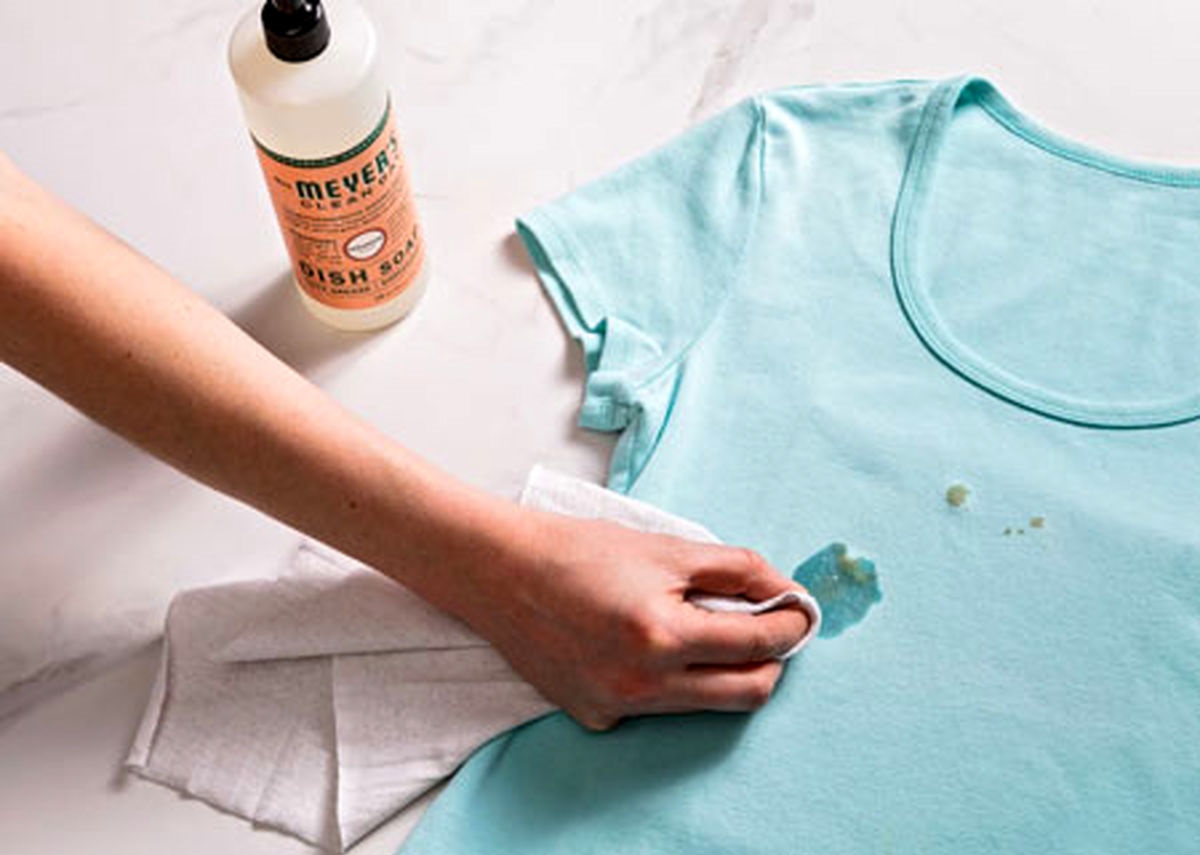 پاک کردن اسلایم از روی لباس - پاک کردن اسلایم