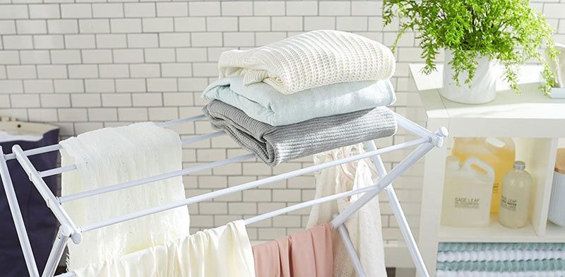 مرطوب کردن هوای خانه - رخت آویز لباس