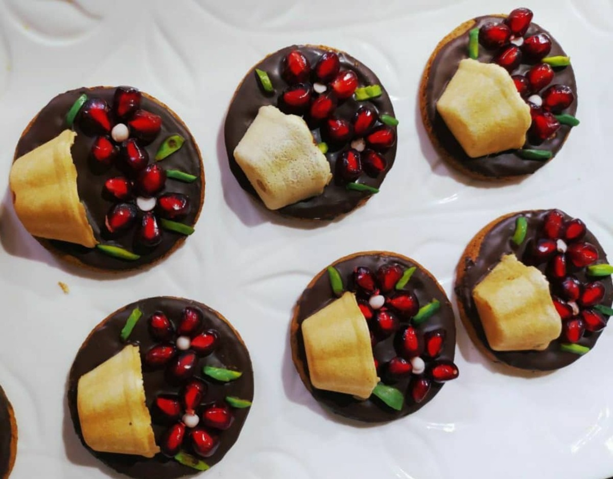 شکلات شب یلدا - تزیین انار برای مدرسه