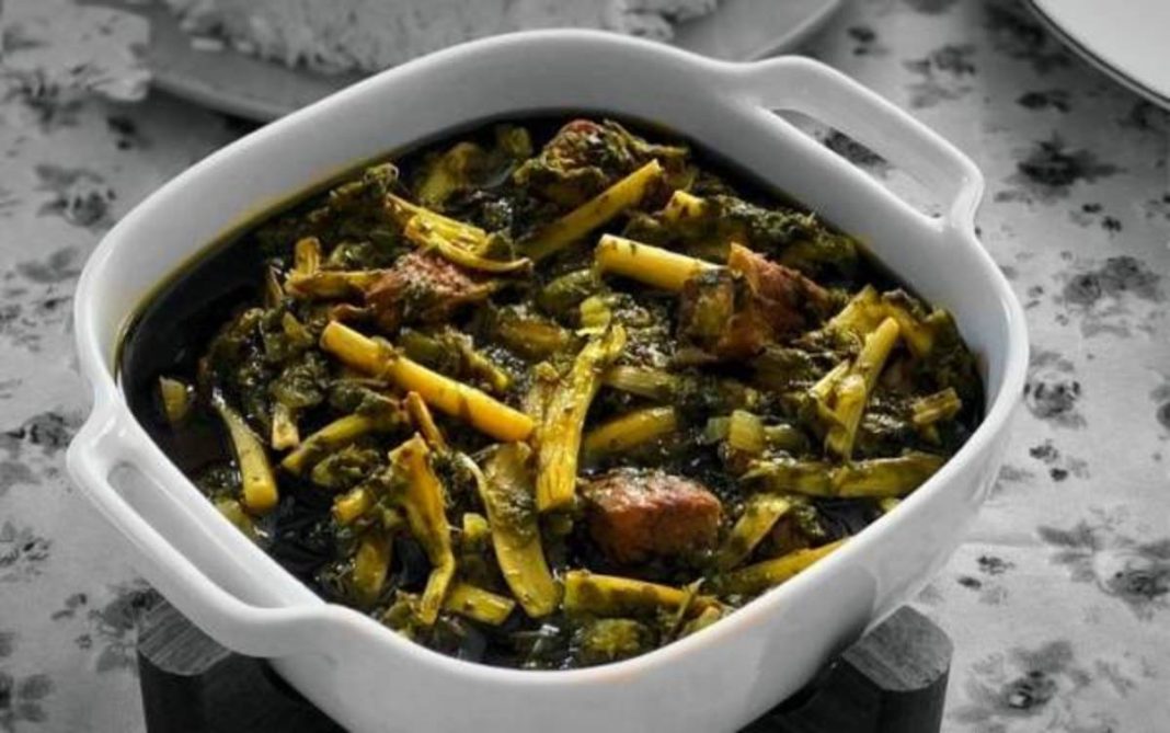 خورشت کنگر - خورشت کنگر در ظرف