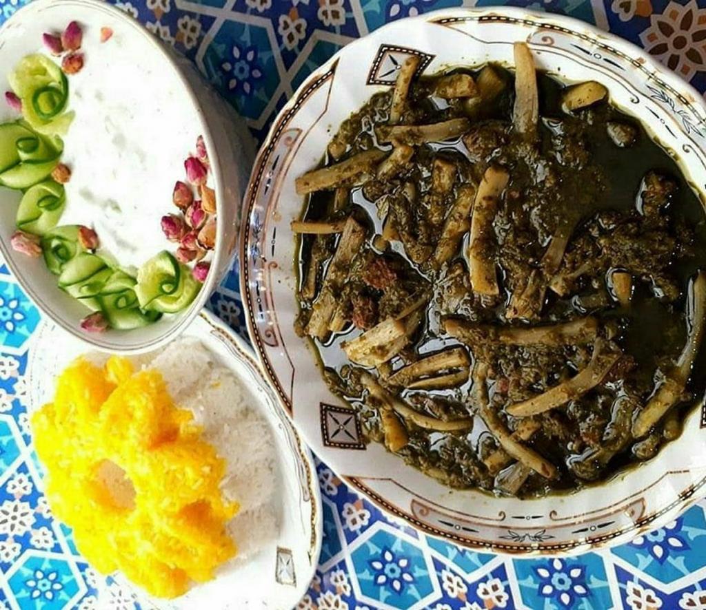 خورشت کنگر - خورشت و برنج زعفرانی