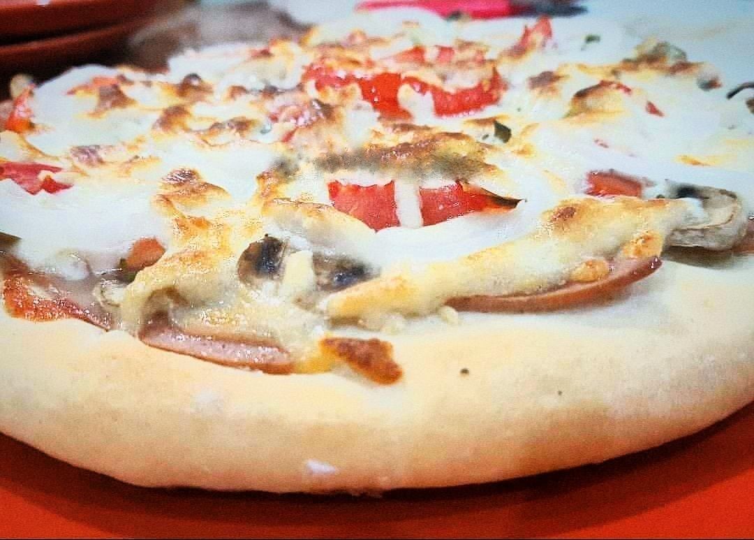 خمیر پیتزا خانگی - پیتزا