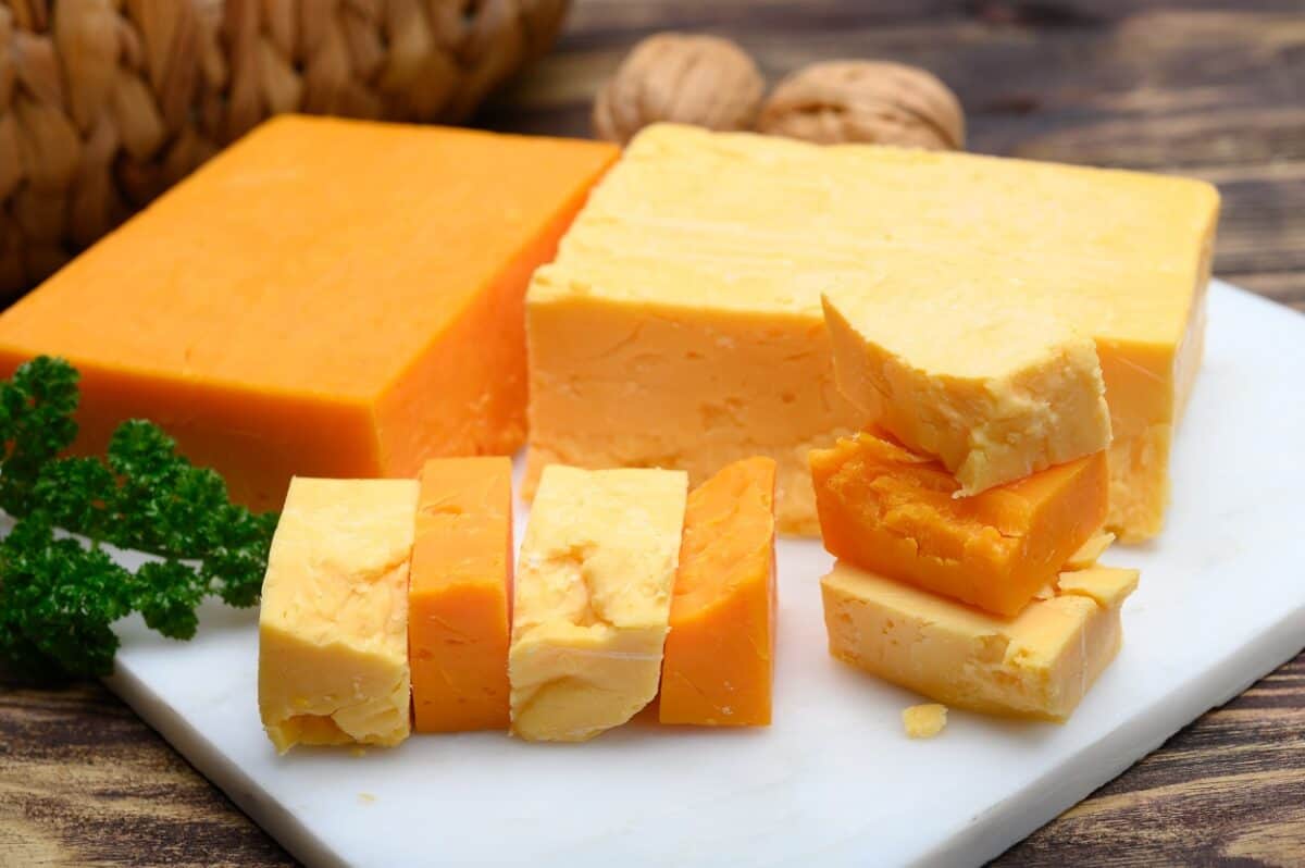 پنیر چدار - پنیر دو رنگ