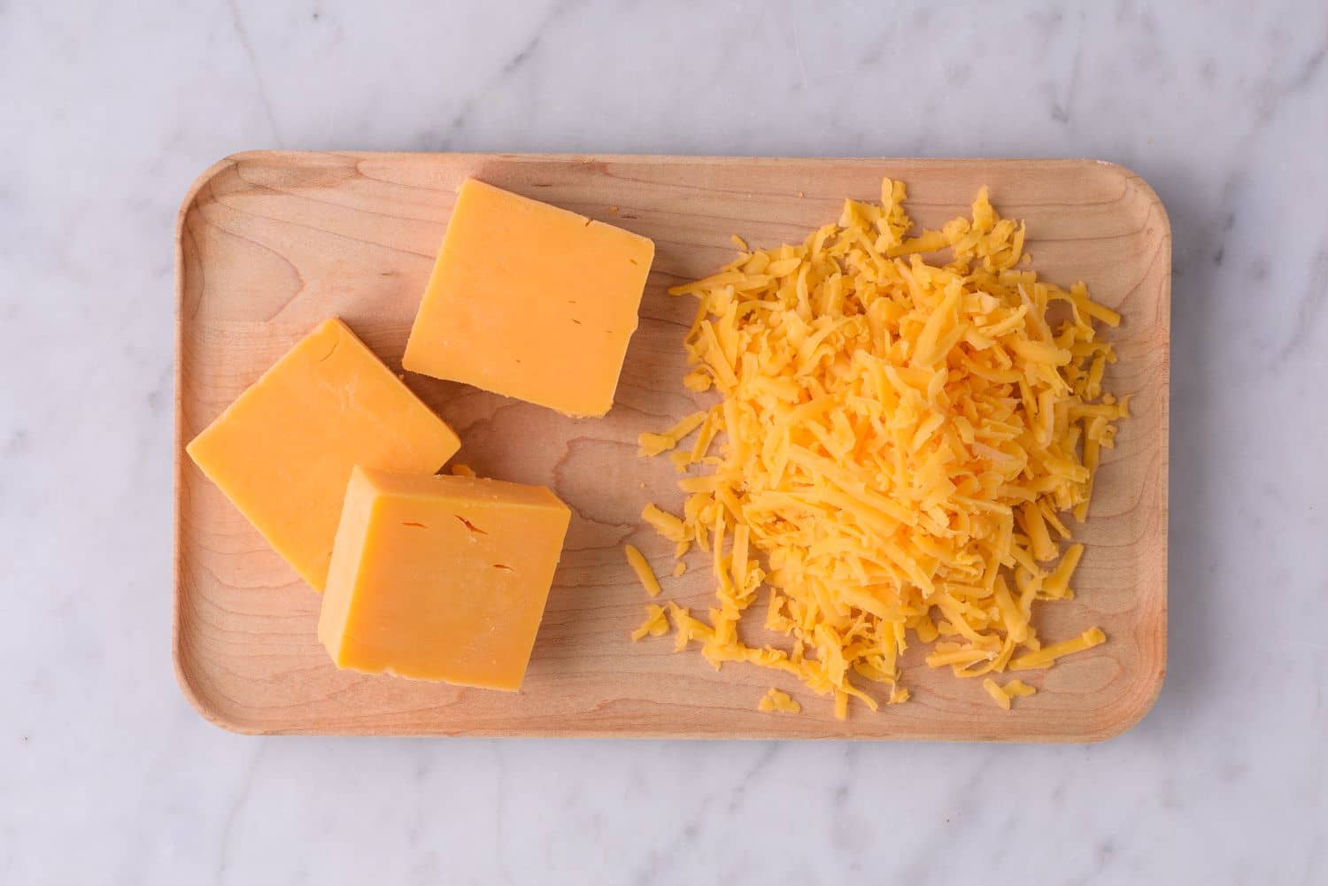 پنیر چدار - پنیر در ظرف چوبی