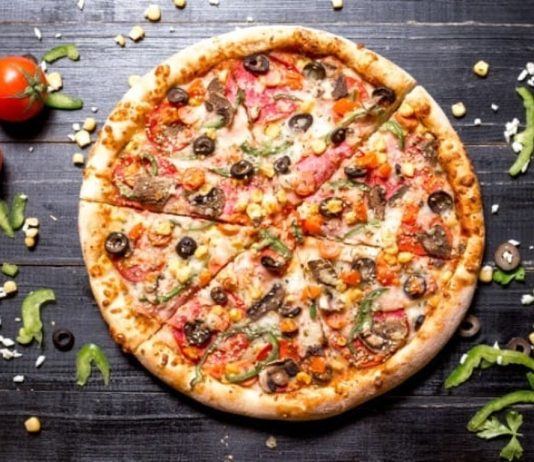 پیتزا مخلوط خانگی