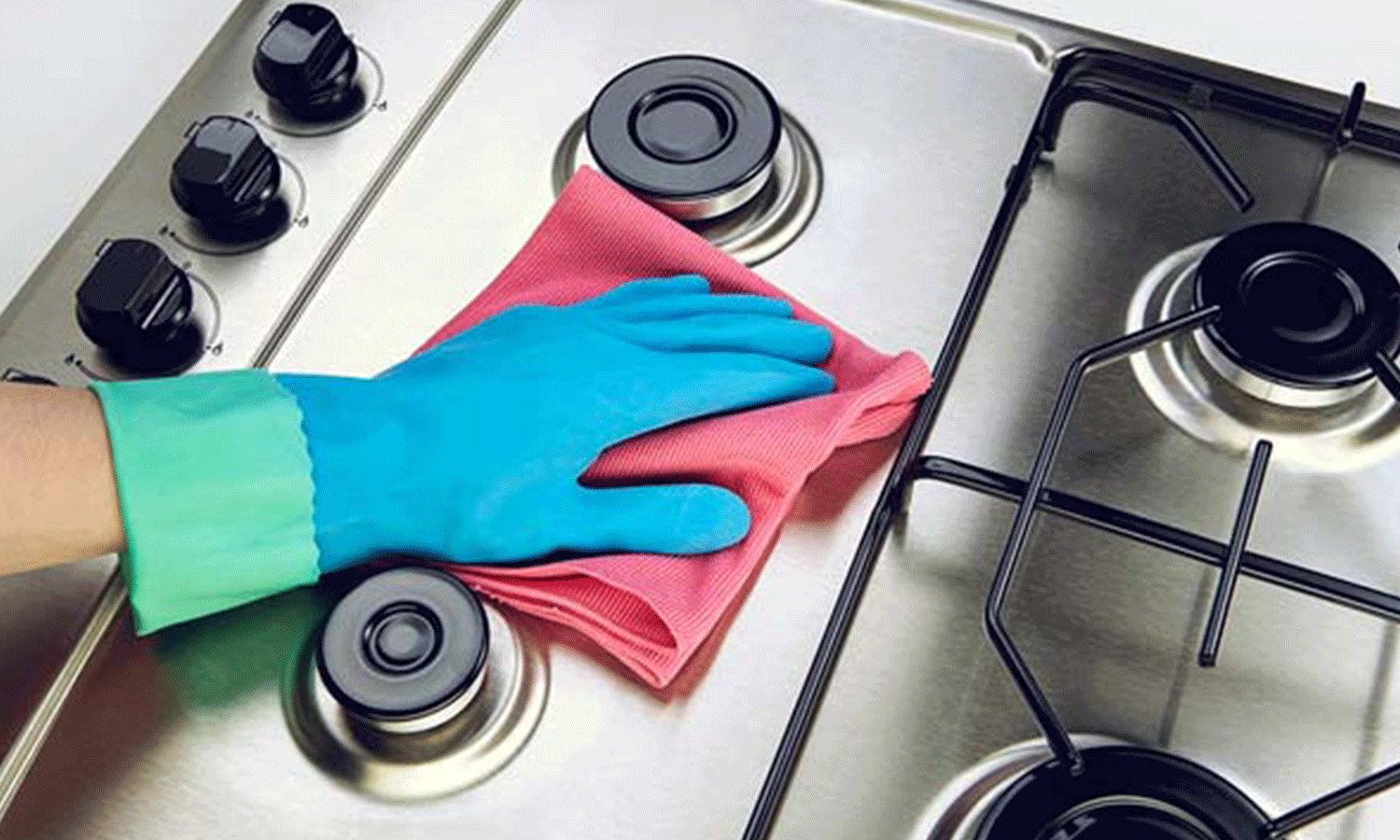 تمیز کردن اجاق گاز - دستکش آبی