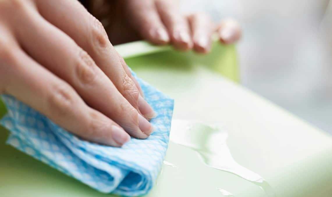پاک کردن چسب قطره ای - دستمال آبی