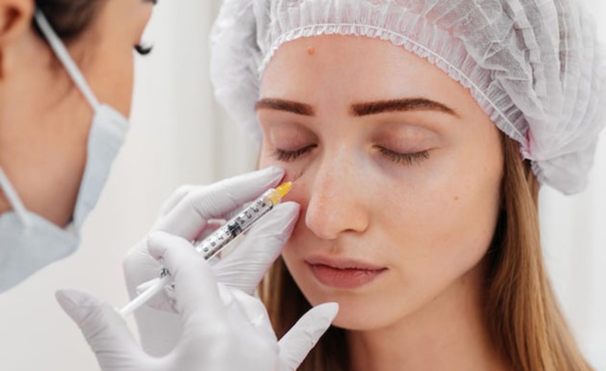 تزریق چربی زیر چشم - درمان گودی زیر چشم